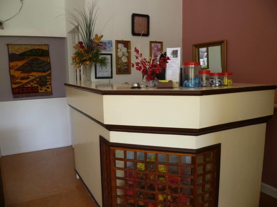Newport Oak Pension Inn Tagbilaran Exterior foto