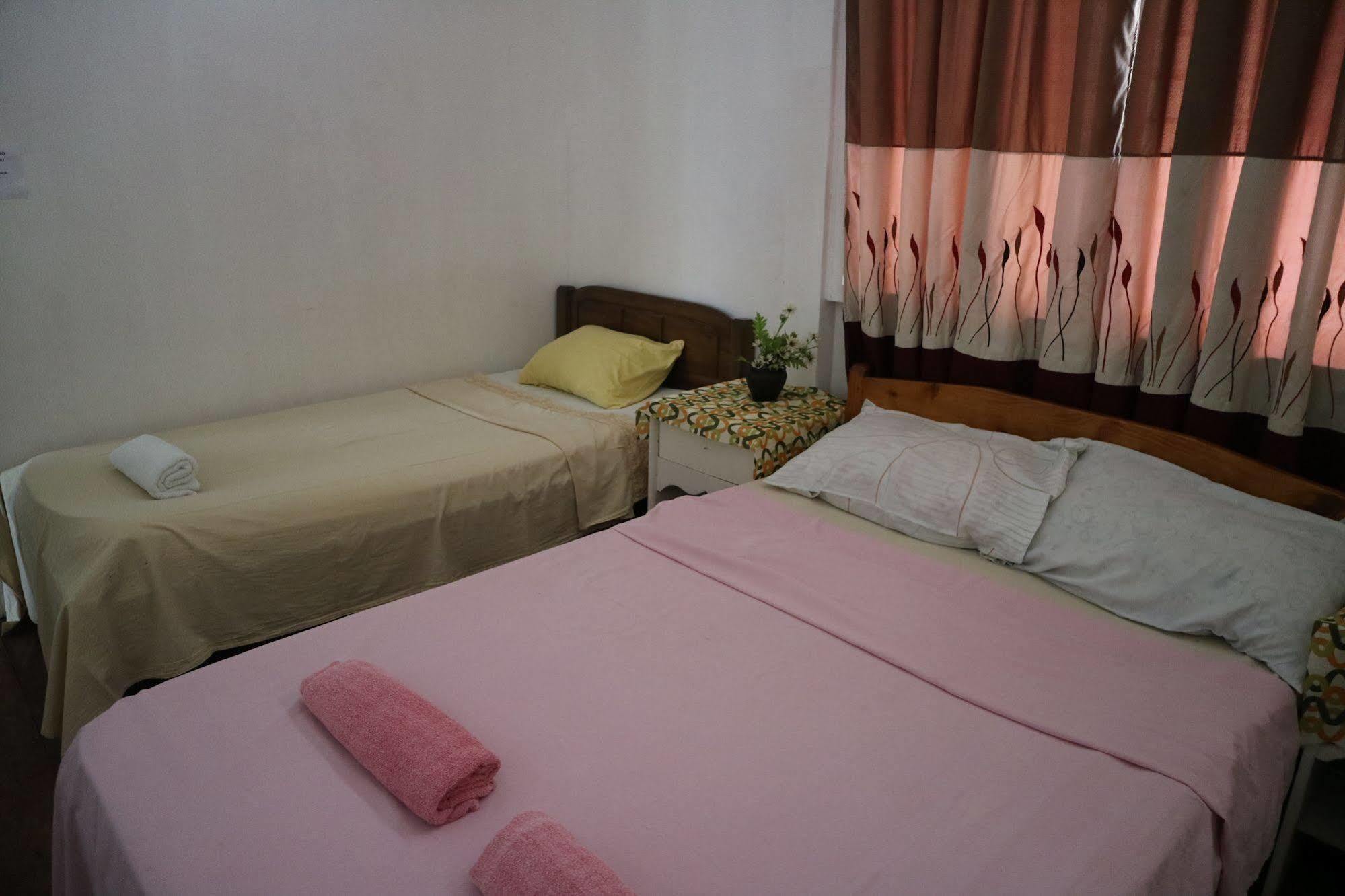 Newport Oak Pension Inn Tagbilaran Exterior foto